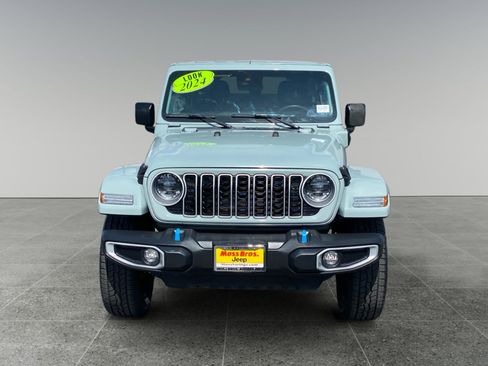 Used 2024 Jeep Wrangler Unlimited Sahara AWD/4WD image 8