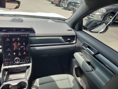 Used 2026 GMC Terrain AT4 w/ Convenience Package III AWD/4WD image 9