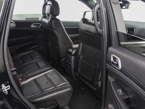 Used 2020 Jeep Grand Cherokee Limited w/ Luxury Group II AWD/4WD image 16