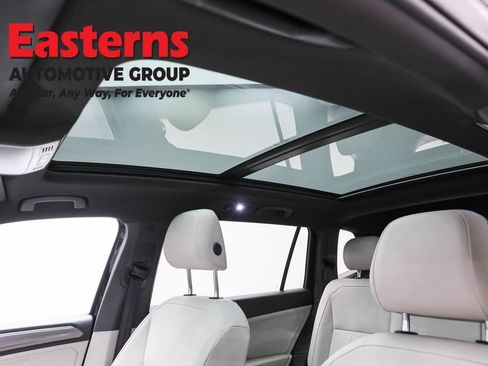 Used 2022 Volkswagen Tiguan SE R-Line image 34