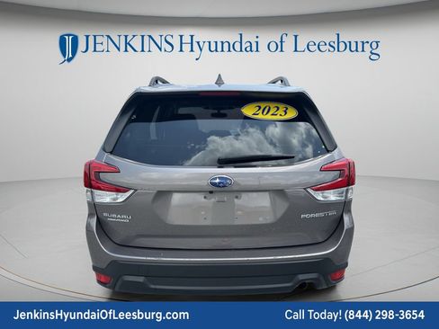 Used 2023 Subaru Forester Premium AWD/4WD image 6