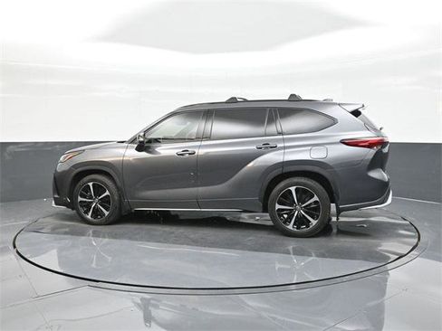 Certified 2021 Toyota Highlander XSE image 5