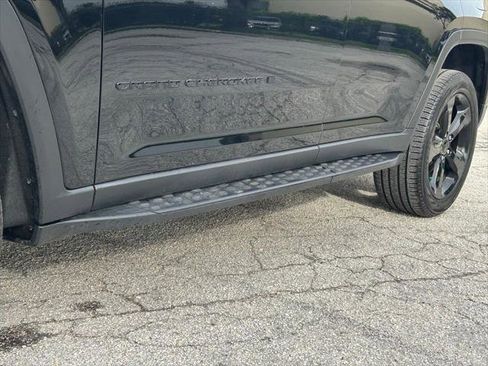 Certified 2024 Jeep Grand Cherokee Limited w/ Black Appearance Package image 29