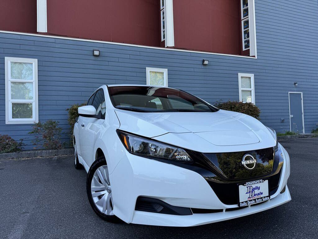 Used 2025 Nissan Leaf S FWD image 1