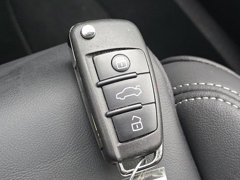 Certified 2025 Audi Q3 2.0T Premium w/ Convenience Package image 27