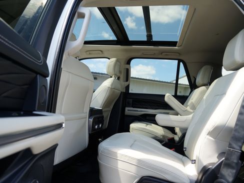 Used 2021 Ford Expedition Platinum image 21