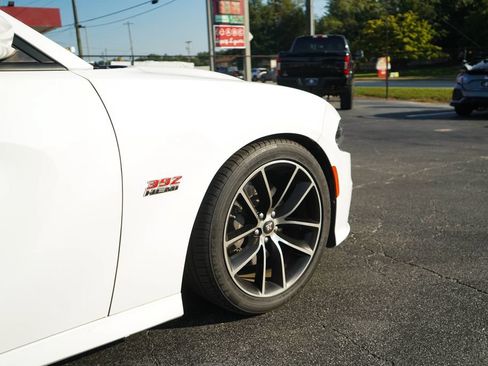 Used 2018 Dodge Charger R/T Scat Pack RWD image 18