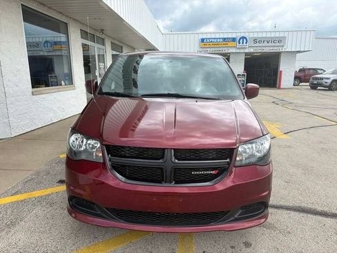 Used 2017 Dodge Grand Caravan SE FWD image 3