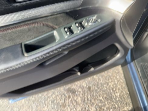 Used 2019 Ford Explorer XLT w/ Equipment Group 202A image 14