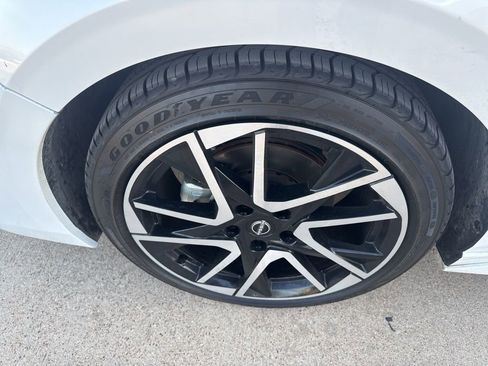 Certified 2025 Nissan Sentra SR w/ SR Premium Package image 10