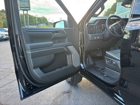 New 2026 GMC Sierra 1500 AT4X image 9