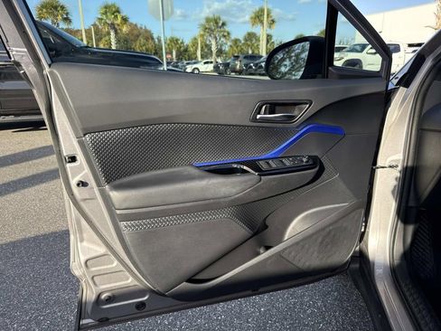 Used 2020 Toyota C-HR XLE image 22