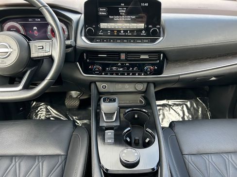 Used 2023 Nissan Rogue Platinum w/ Platinum Premium Package image 12