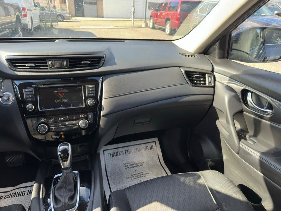 Used 2020 Nissan Rogue SV AWD/4WD image 18