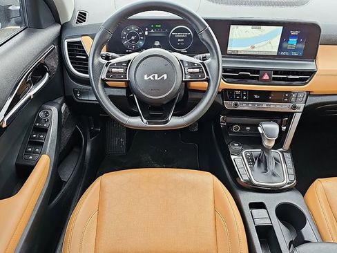 Used 2024 Kia Seltos SX w/ SX Sunroof Package image 12