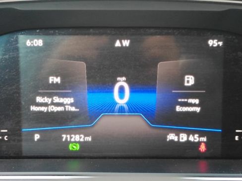Used 2022 Volkswagen Tiguan SE w/ Panoramic Sunroof Package FWD image 38