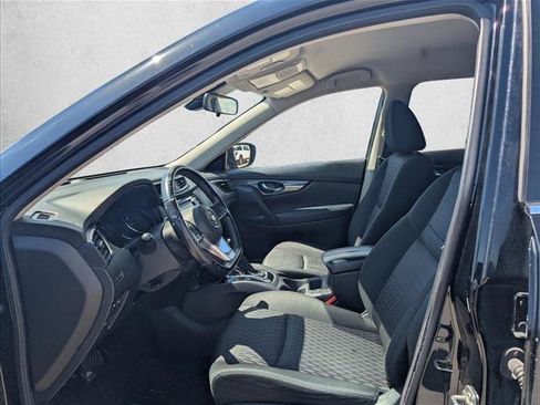 Used 2020 Nissan Rogue SV FWD image 12