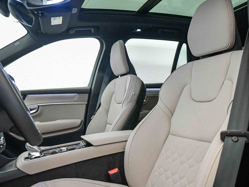 New 2026 Volvo XC90 T8 Plus w/ Protection Package Premier image 21