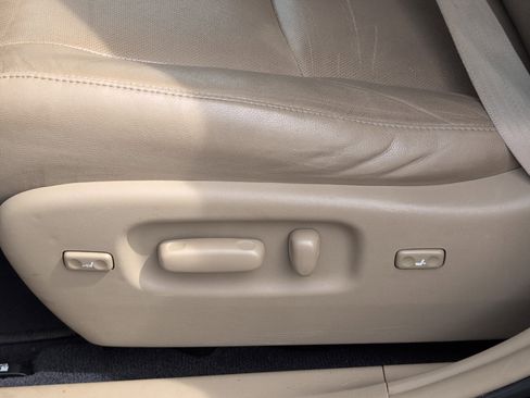 Used 2013 Toyota Highlander Limited image 14