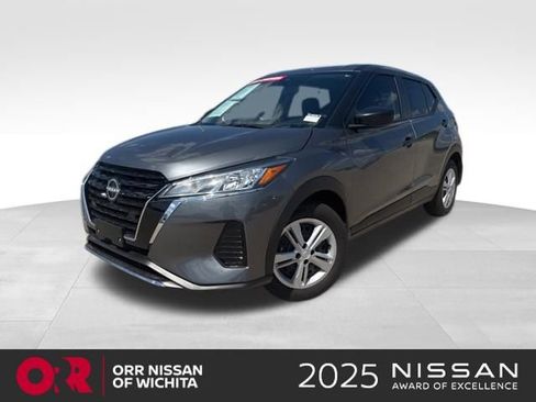 Used 2025 Nissan Kicks Play S FWD image 1