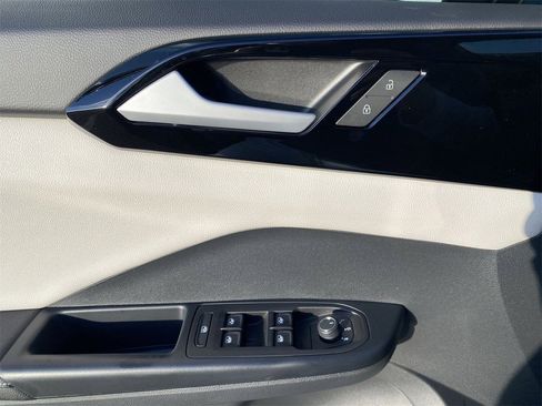 New 2026 Volkswagen Taos S image 17