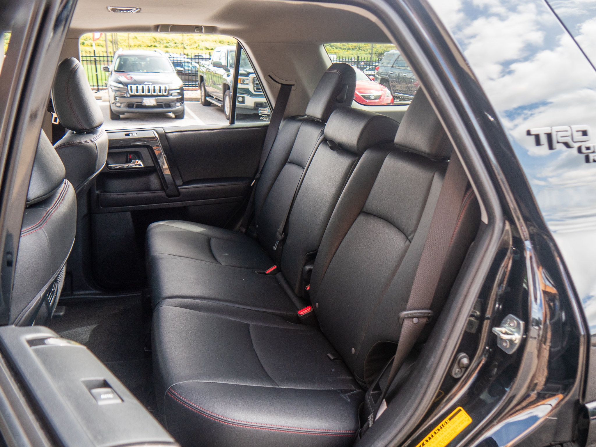 Used 2023 Toyota 4Runner TRD Off-Road Premium w/ Moonroof Package AWD/4WD image 19