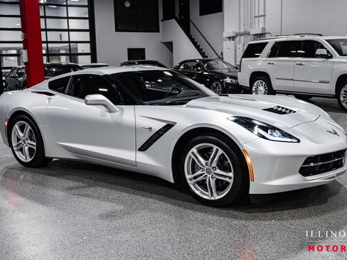 Used 2016 Chevrolet Corvette Stingray Coupe w/ Battery Protection Package image 7