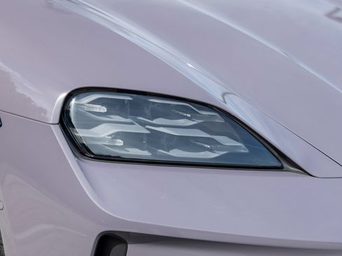Used 2025 Porsche Taycan RWD image 15