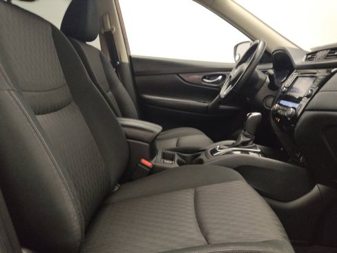 Used 2020 Nissan Rogue SV FWD image 21