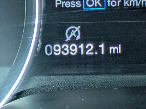 Used 2018 Ford F150 Lariat w/ Equipment Group 502A Luxury AWD/4WD image 20