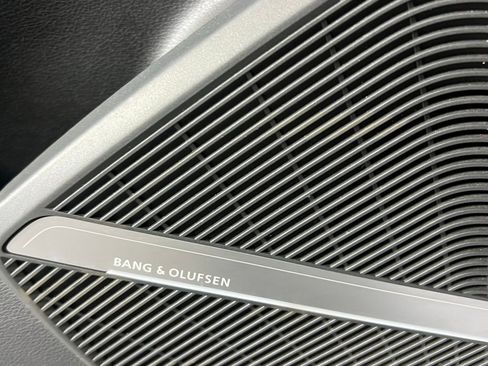 Used 2023 Audi SQ5 Prestige w/ Prestige Package image 17