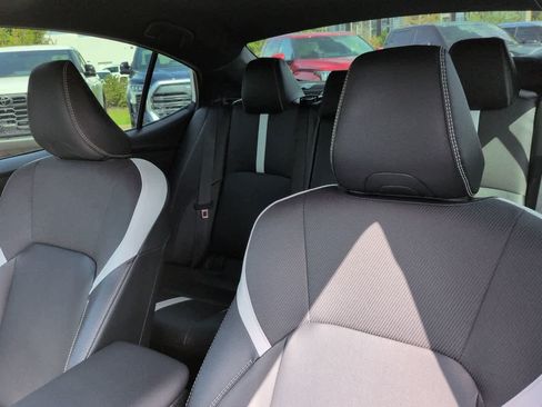 Used 2025 Toyota Camry SE w/ Convenience Package FWD image 8