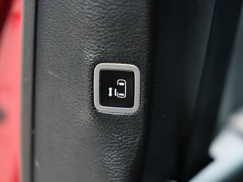 Used 2025 Chrysler Pacifica Select FWD image 23
