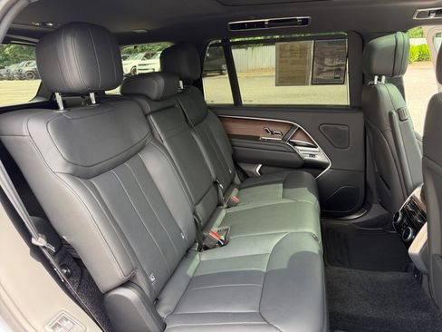 Used 2024 Land Rover Range Rover Long Wheelbase SE AWD/4WD image 29