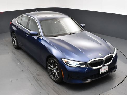 Used 2019 BMW 330i xDrive Sedan w/ Premium Package AWD/4WD image 21