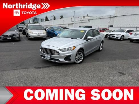 Used 2019 Ford Fusion SE FWD image 1