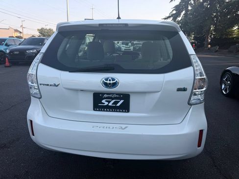 Used 2013 Toyota Prius V Two FWD image 7
