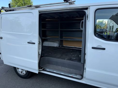 Used 2018 Nissan NV 2500 SV RWD image 18