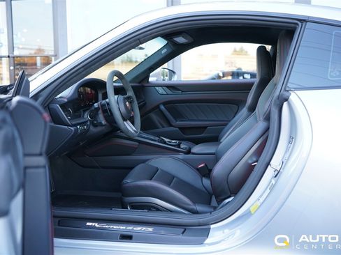 Used 2025 Porsche 911 Carrera 4 GTS image 26