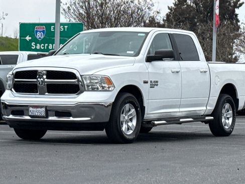 Used 2019 RAM 1500 Classic SLT w/ Luxury Group image 9