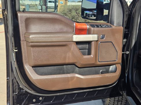 Used 2018 Ford F250 King Ranch w/ King Ranch Ultimate Package image 11