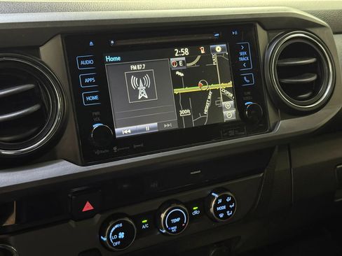 Used 2016 Toyota Tacoma TRD Sport w/ Towing Package image 30