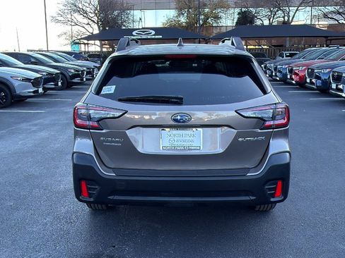 Used 2021 Subaru Outback Premium image 7