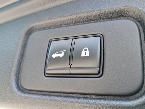 Used 2024 Nissan Pathfinder SL w/ SL Premium Package FWD image 11