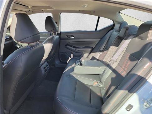 Used 2023 Nissan Altima 2.0 SR FWD image 11