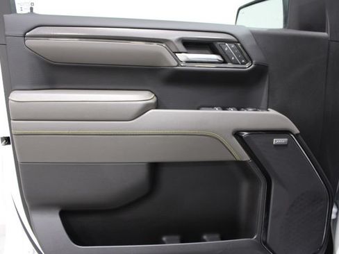 Used 2024 Chevrolet Silverado 1500 ZR2 AWD/4WD image 17
