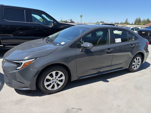 Used 2026 Toyota Corolla LE FWD image 1