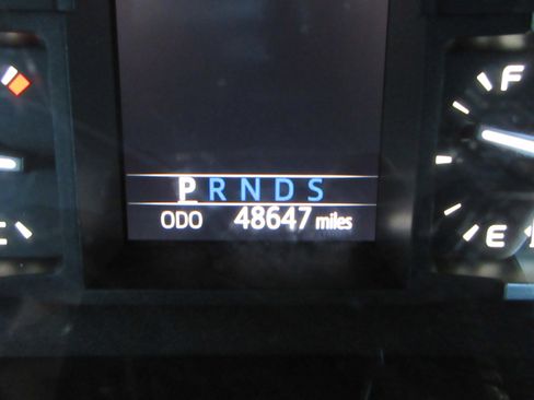 Used 2019 Toyota Tundra Limited w/ Limited Premium Package image 37