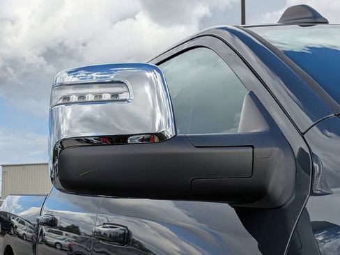 New 2026 RAM 2500 Laramie AWD/4WD image 14