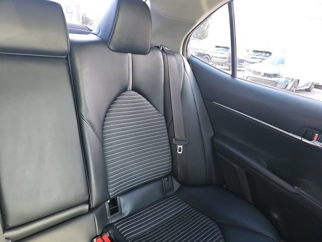 Used 2021 Toyota Camry SE AWD/4WD image 12
